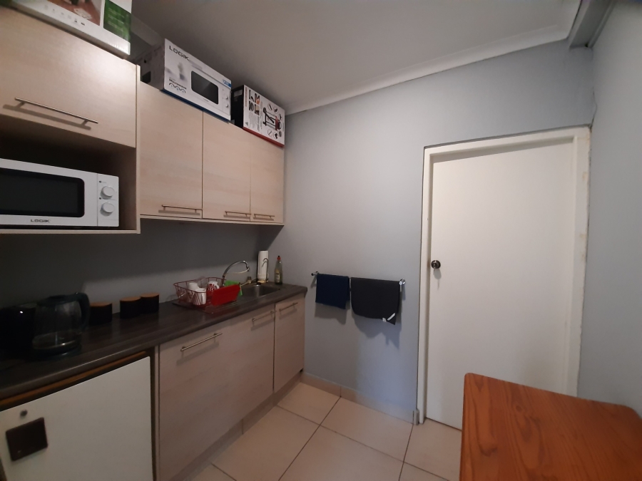 To Let Commercial Property for Rent in Beacon Bay Eastern Cape